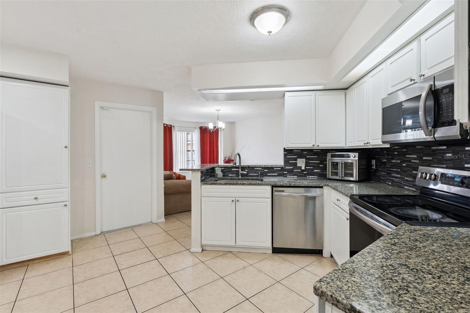 932 OCALA WOODS LN, ORLANDO, FL, 32824