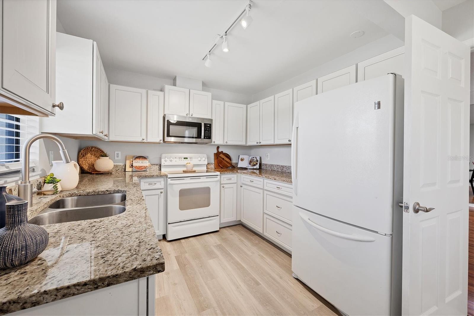 7374 ROYAL BIRKDALE DR #15D, SARASOTA, FL, 34238