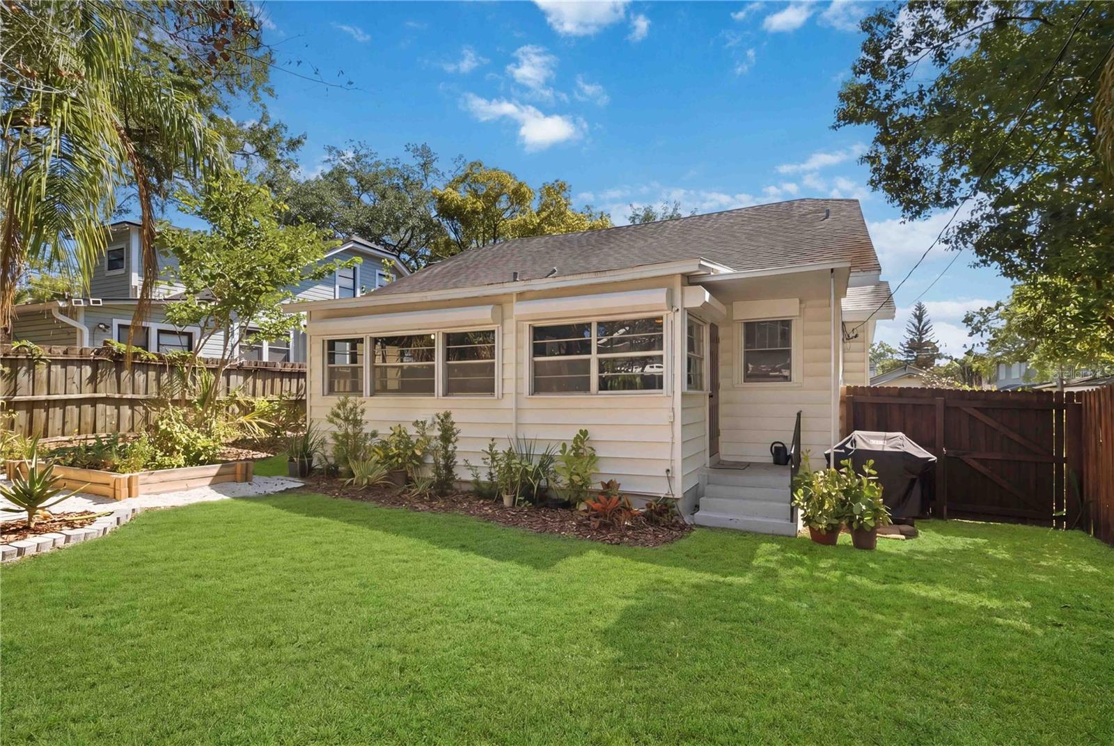 122 N MILLS AVE, ORLANDO, FL, 32801