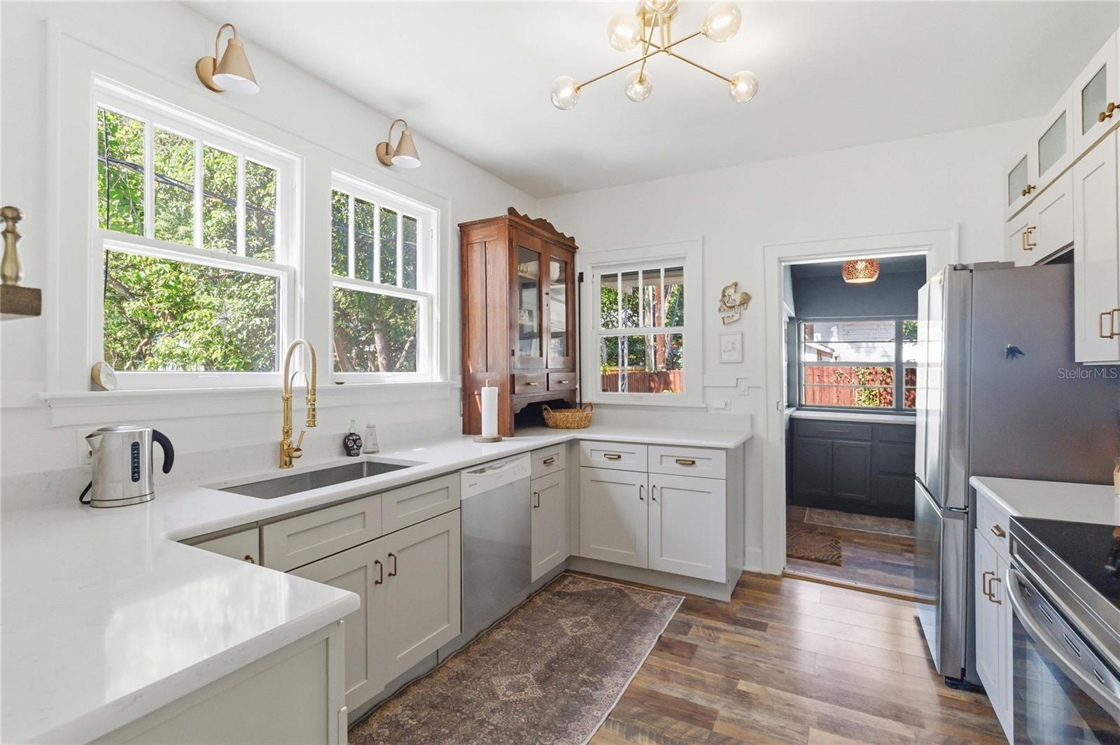 122 N MILLS AVE, ORLANDO, FL, 32801