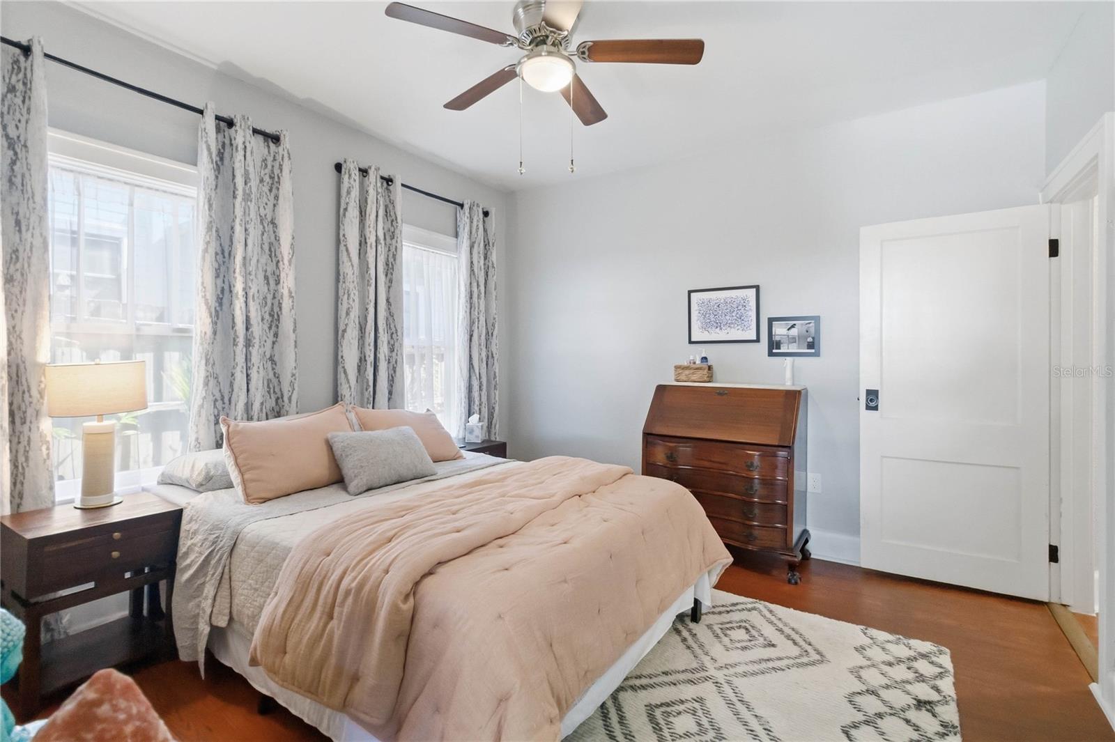 122 N MILLS AVE, ORLANDO, FL, 32801