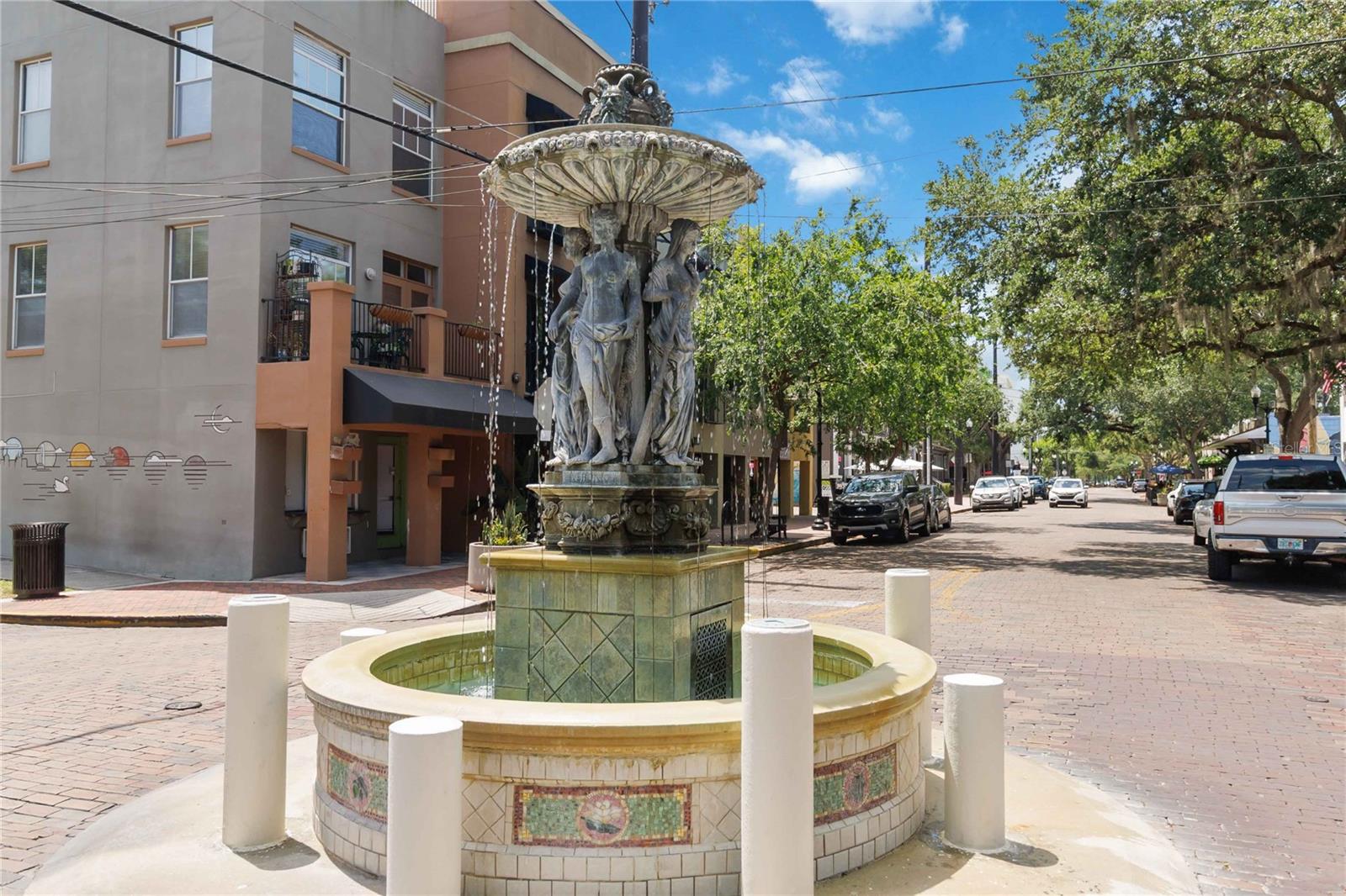 122 N MILLS AVE, ORLANDO, FL, 32801