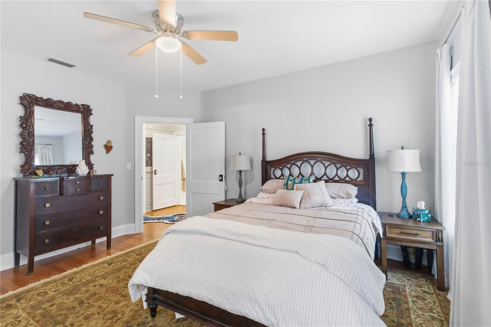 122 N MILLS AVE, ORLANDO, FL, 32801