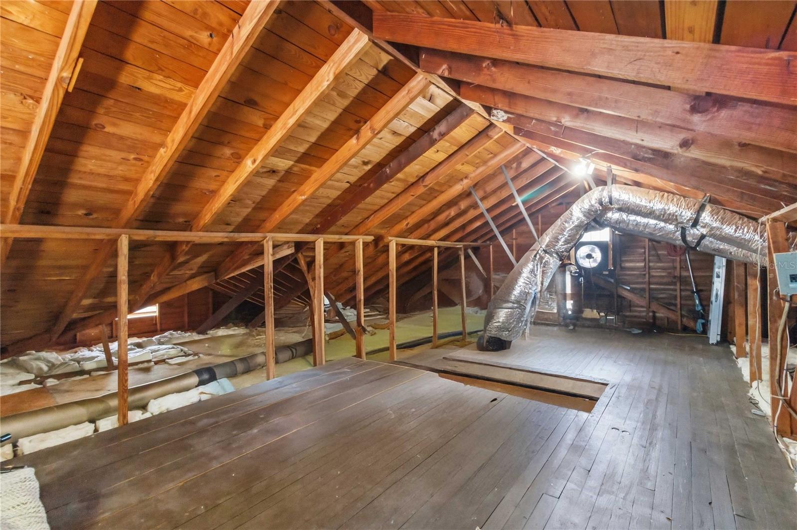 122 N MILLS AVE, ORLANDO, FL, 32801