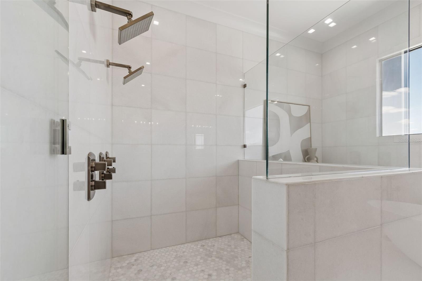 236 HOWARD DR, BELLEAIR BEACH, FL, 33786