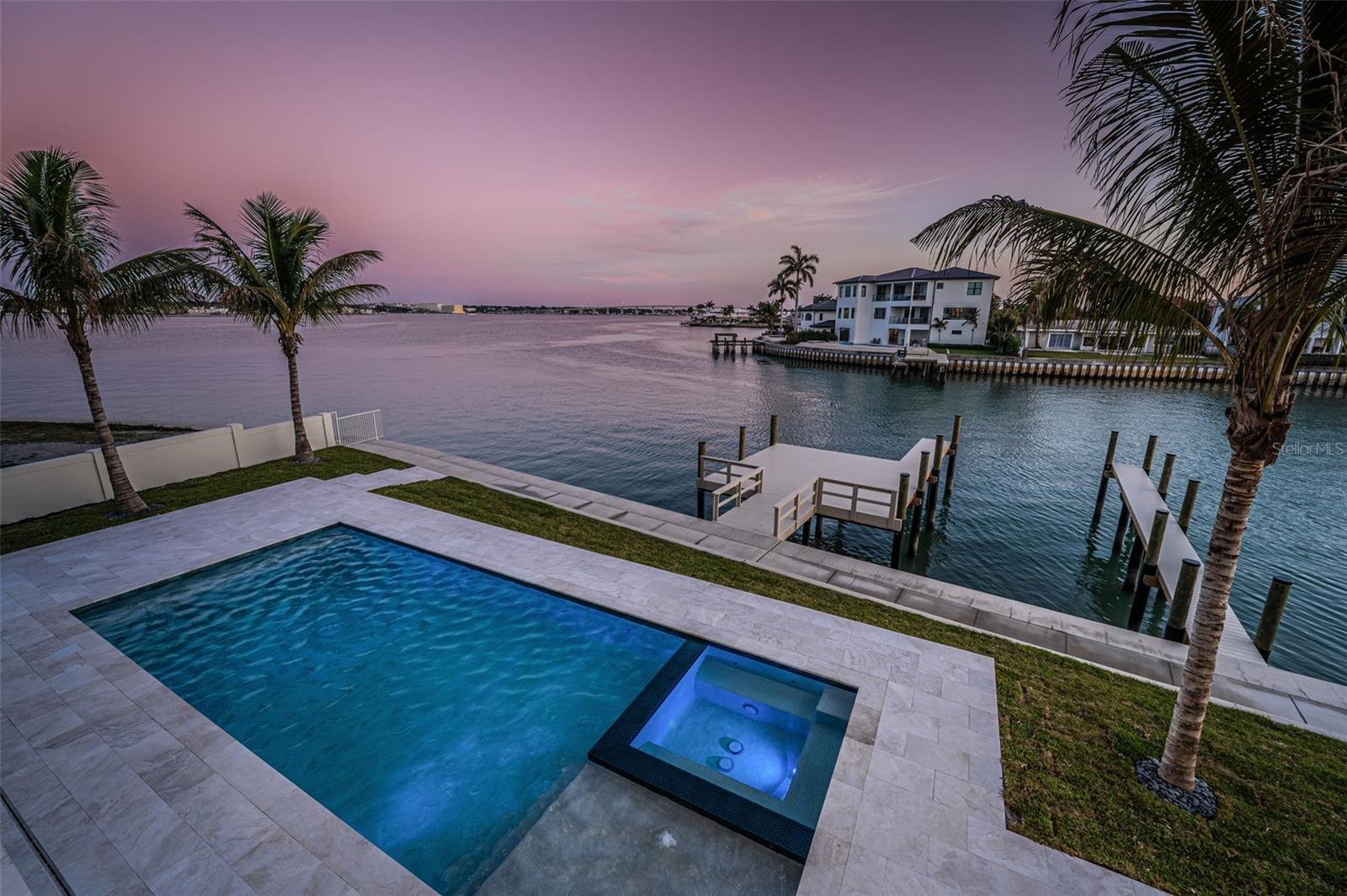 236 HOWARD DR, BELLEAIR BEACH, FL, 33786