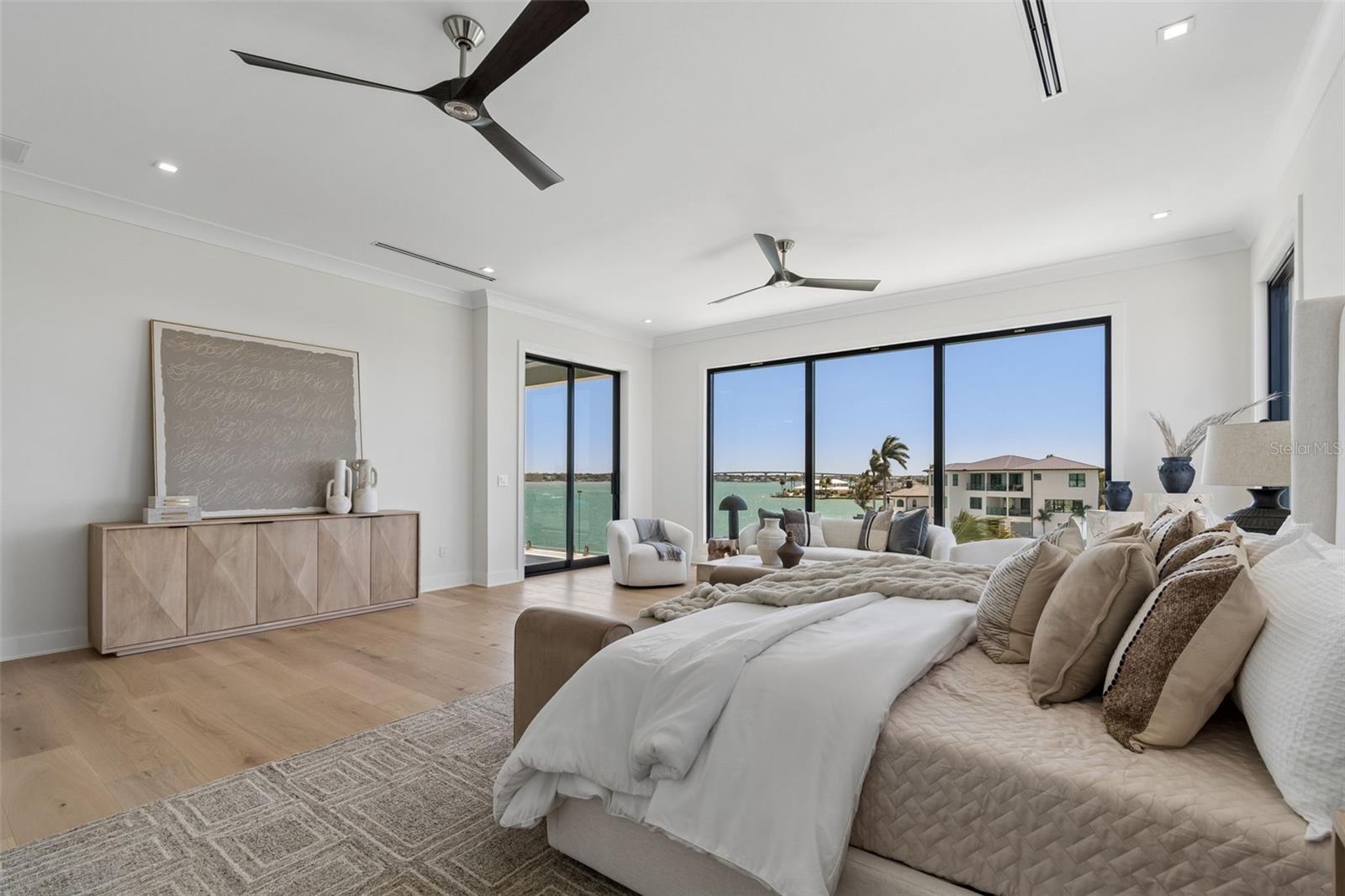 236 HOWARD DR, BELLEAIR BEACH, FL, 33786