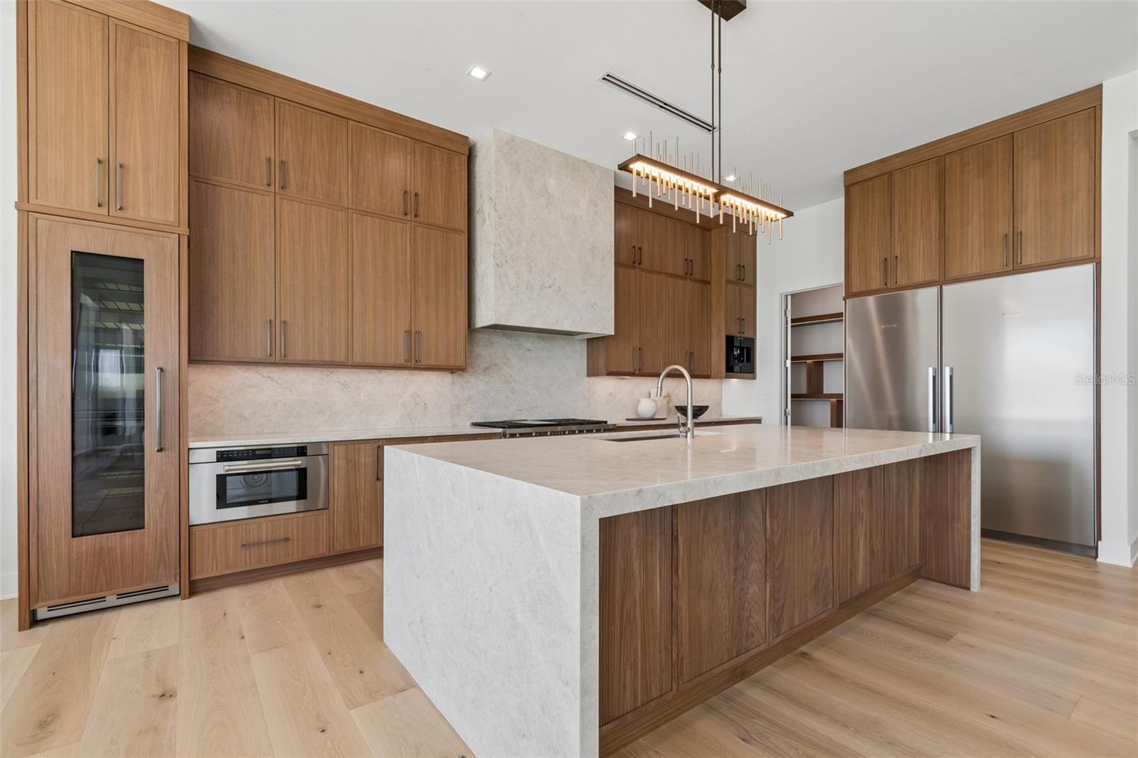 236 HOWARD DR, BELLEAIR BEACH, FL, 33786