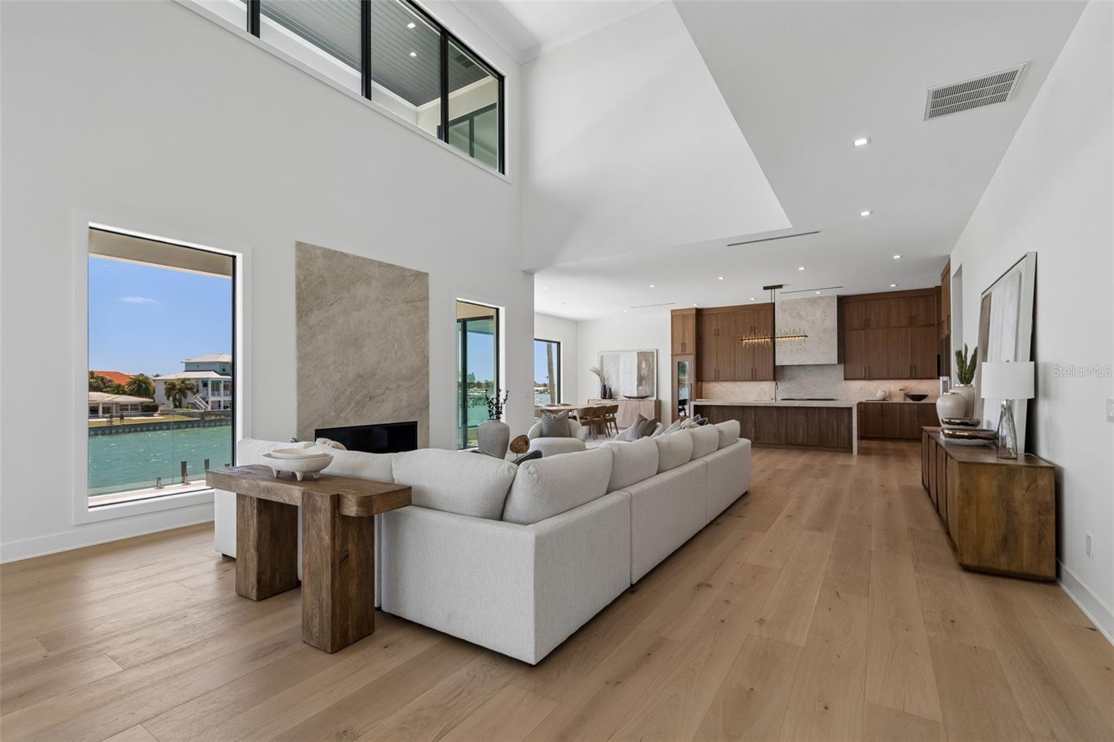 236 HOWARD DR, BELLEAIR BEACH, FL, 33786