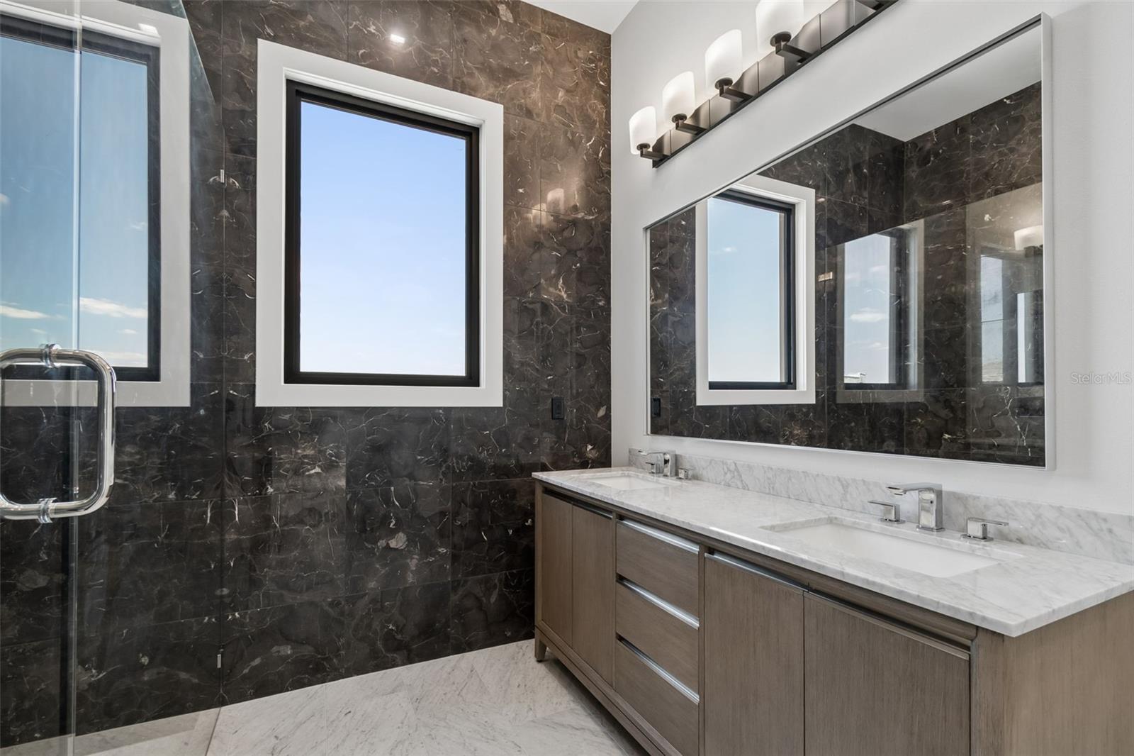 236 HOWARD DR, BELLEAIR BEACH, FL, 33786