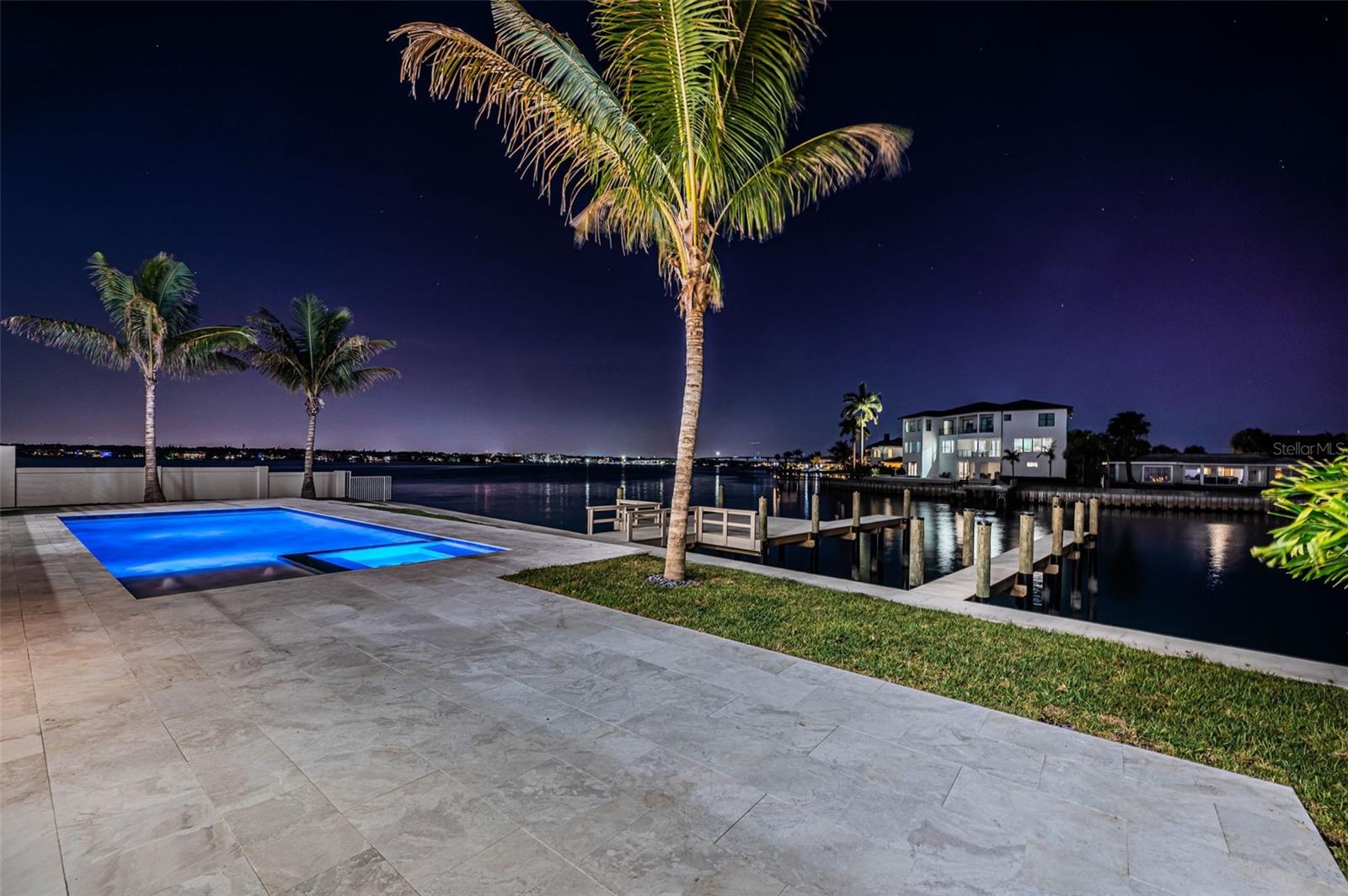 236 HOWARD DR, BELLEAIR BEACH, FL, 33786