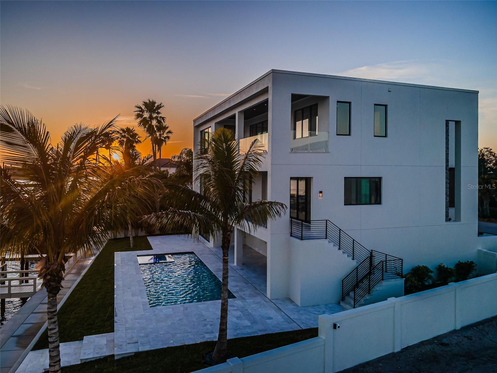 236 HOWARD DR, BELLEAIR BEACH, FL, 33786