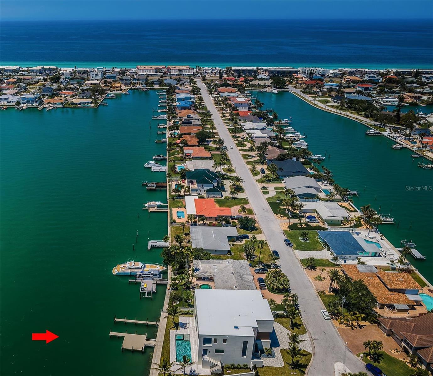 236 HOWARD DR, BELLEAIR BEACH, FL, 33786