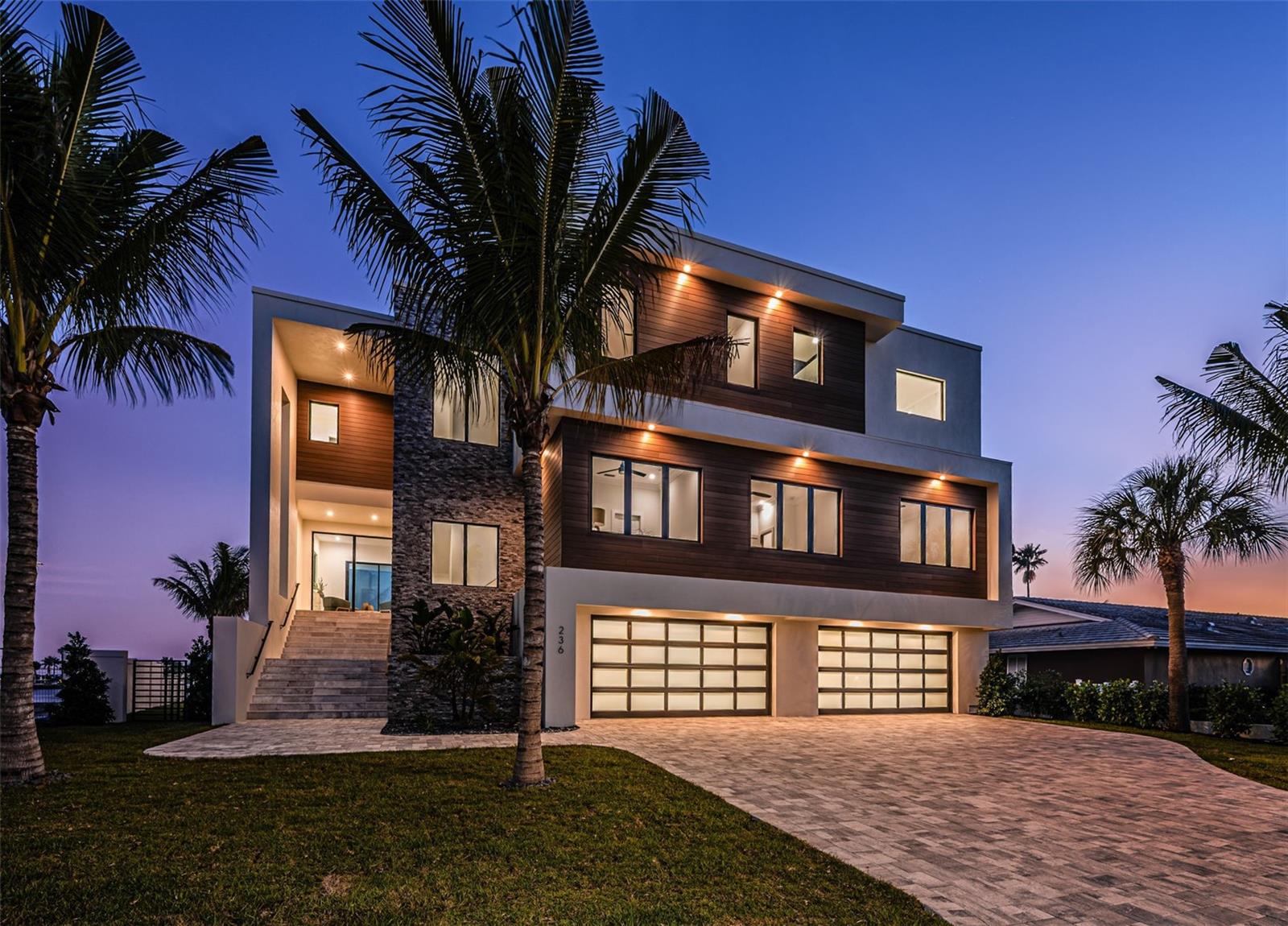 236 HOWARD DR, BELLEAIR BEACH, FL, 33786