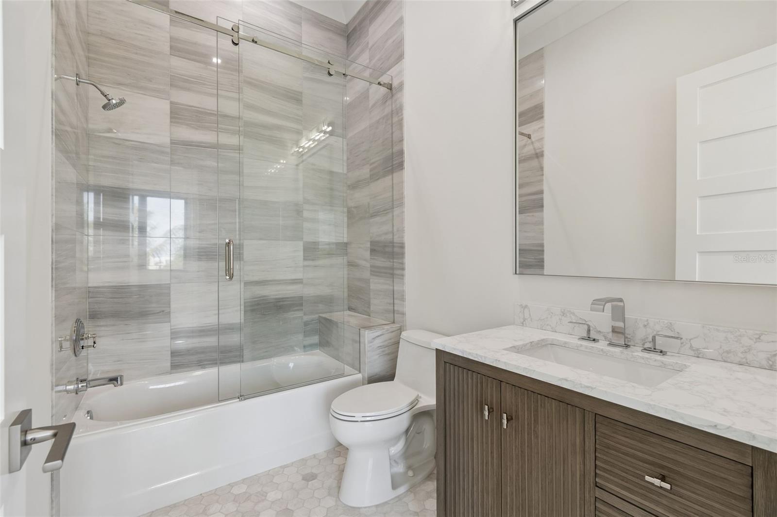 236 HOWARD DR, BELLEAIR BEACH, FL, 33786