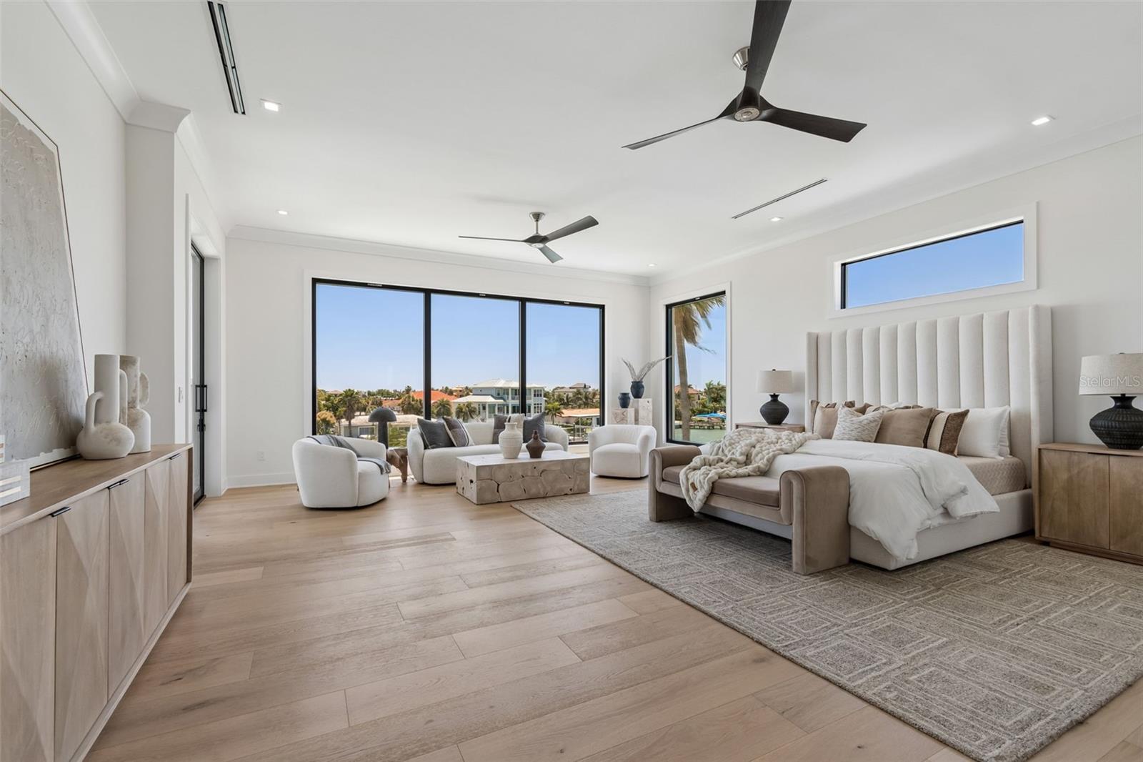 236 HOWARD DR, BELLEAIR BEACH, FL, 33786