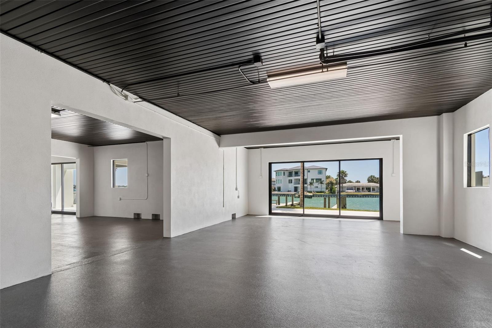 236 HOWARD DR, BELLEAIR BEACH, FL, 33786