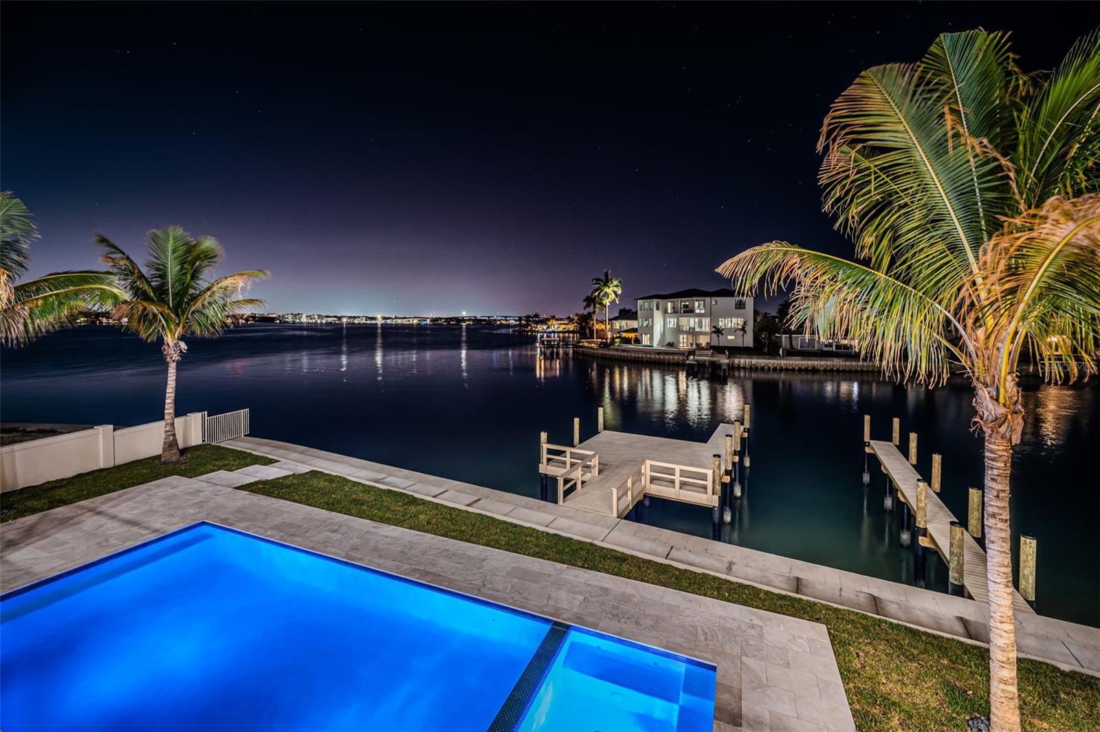 236 HOWARD DR, BELLEAIR BEACH, FL, 33786