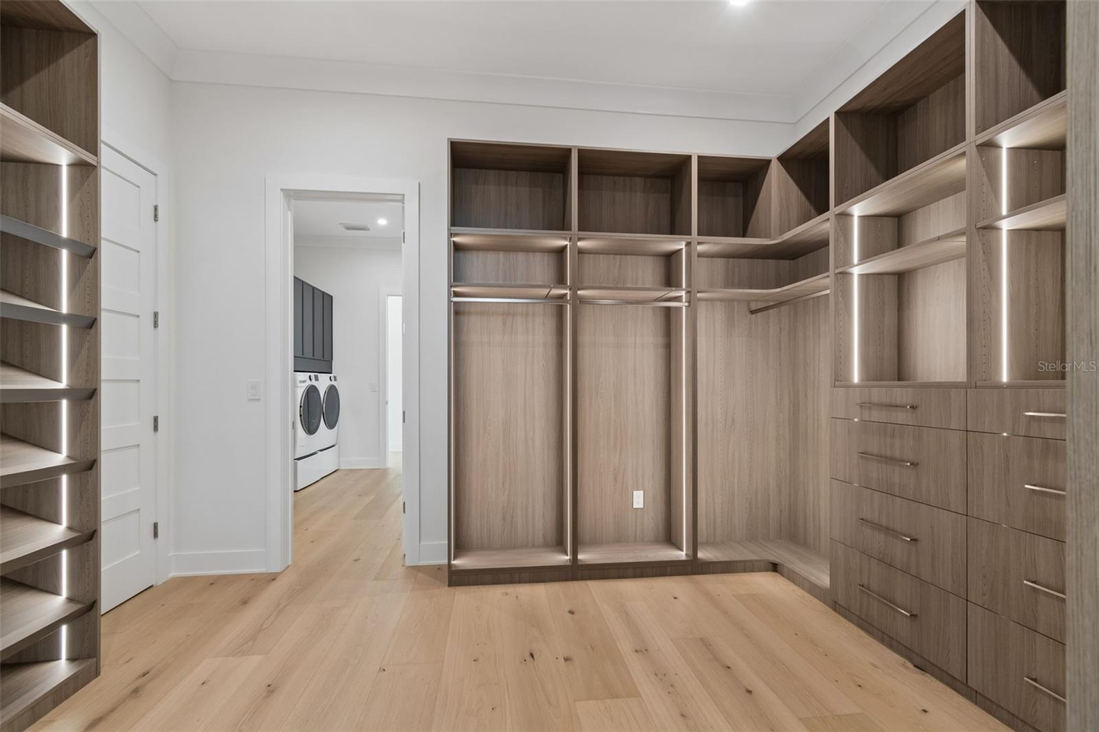 236 HOWARD DR, BELLEAIR BEACH, FL, 33786