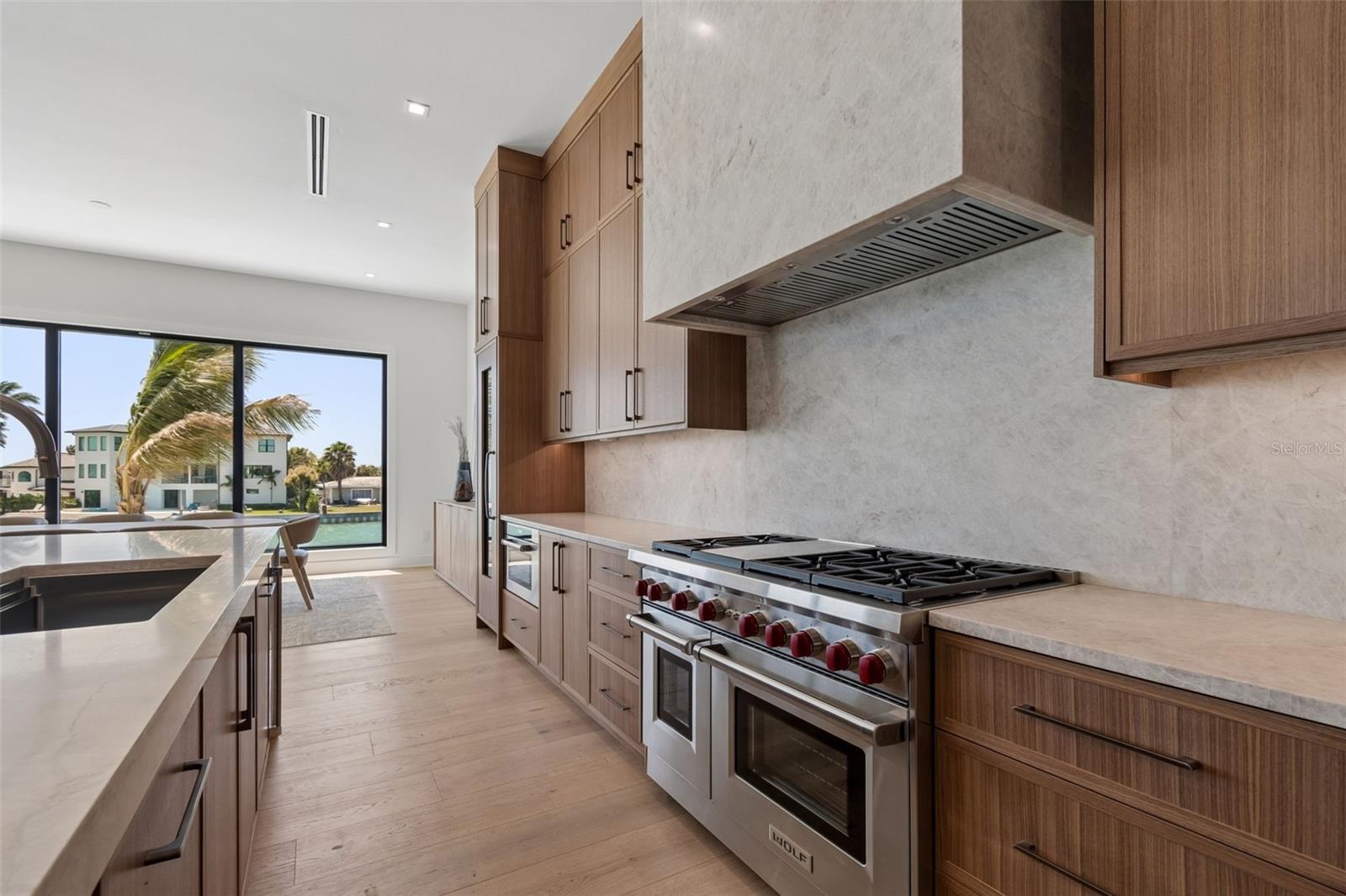 236 HOWARD DR, BELLEAIR BEACH, FL, 33786