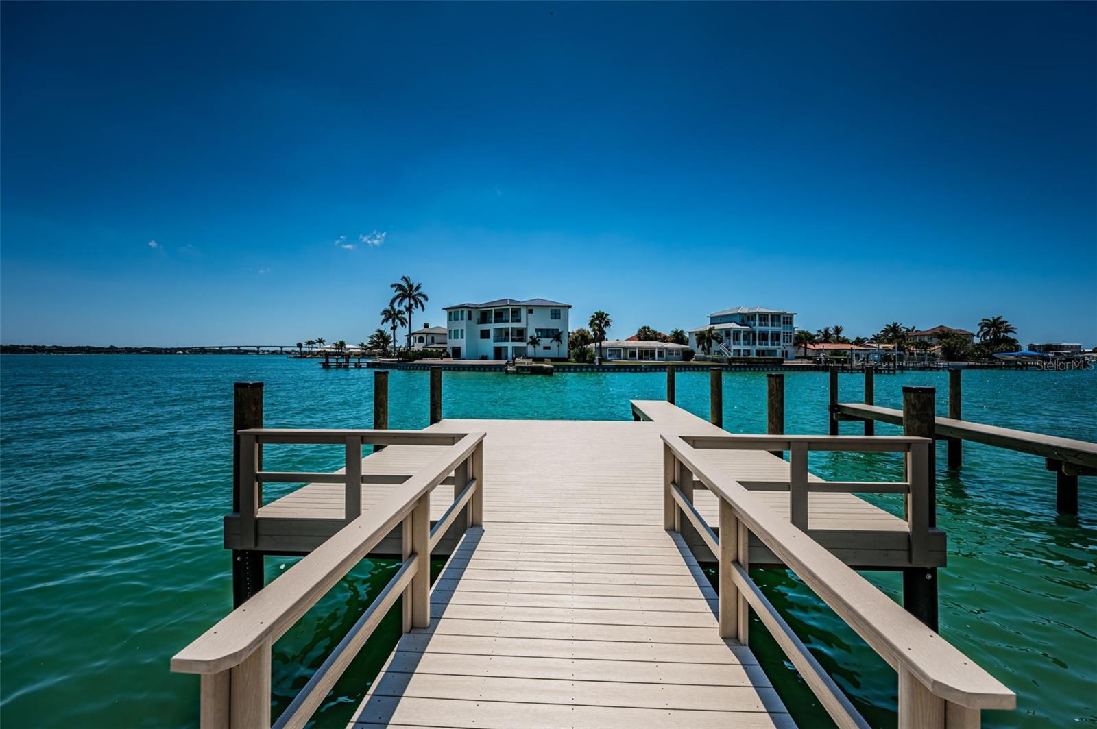 236 HOWARD DR, BELLEAIR BEACH, FL, 33786