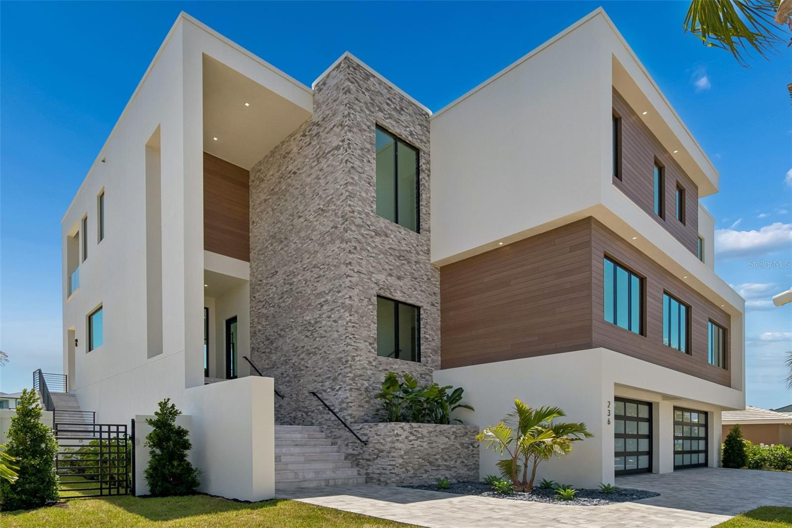 236 HOWARD DR, BELLEAIR BEACH, FL, 33786