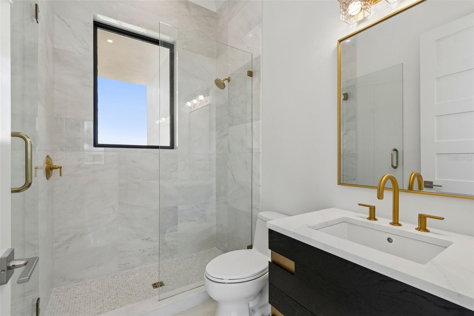 236 HOWARD DR, BELLEAIR BEACH, FL, 33786