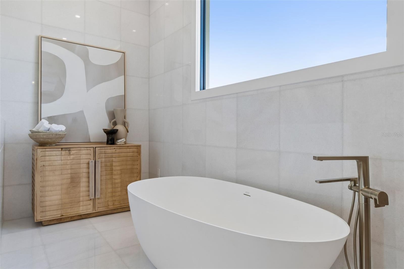 236 HOWARD DR, BELLEAIR BEACH, FL, 33786