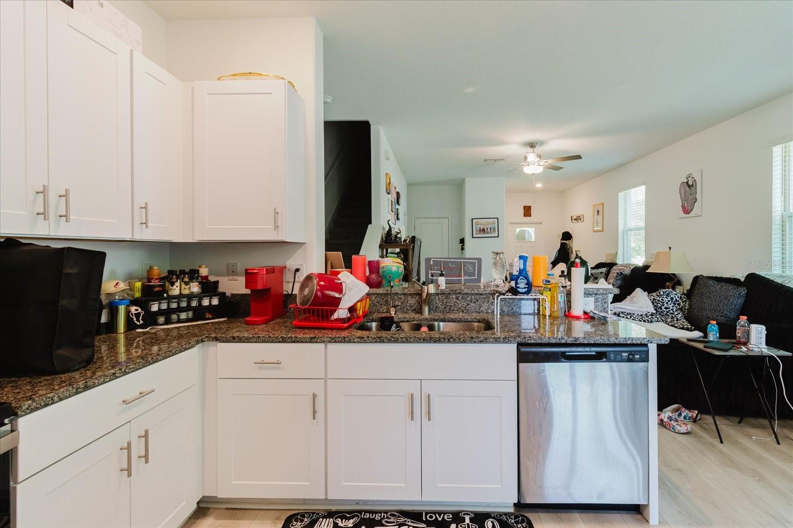 5226 FORUM BLVD, HOLIDAY, FL, 34690