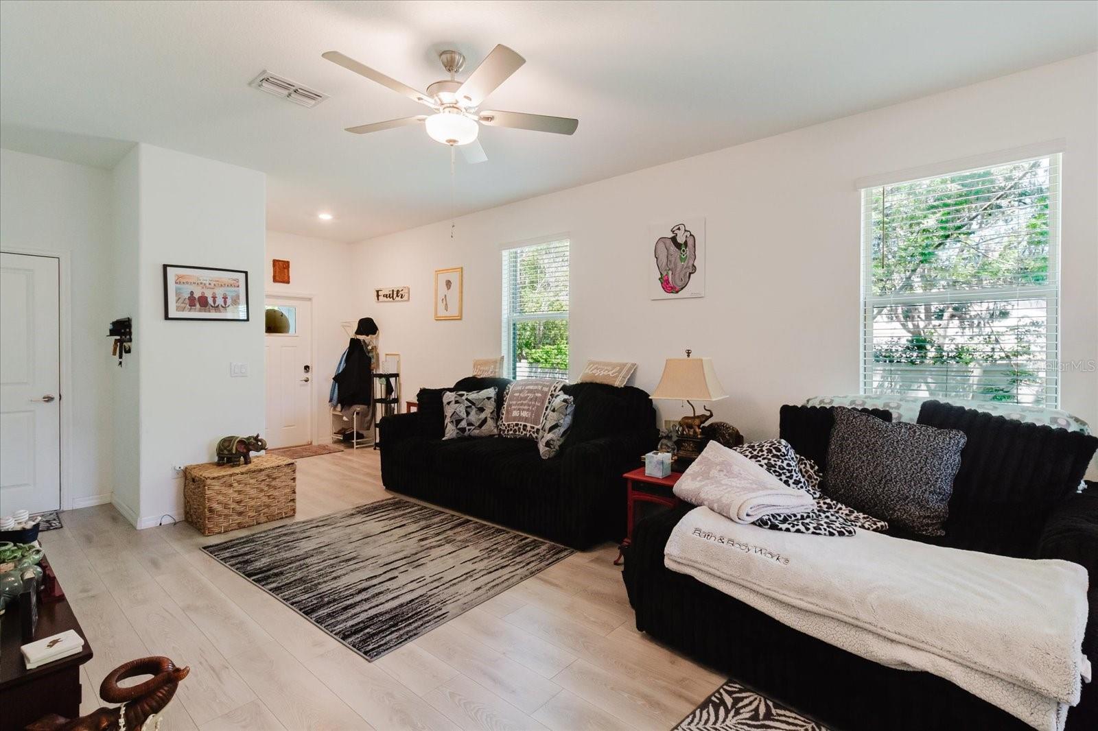 5226 FORUM BLVD, HOLIDAY, FL, 34690