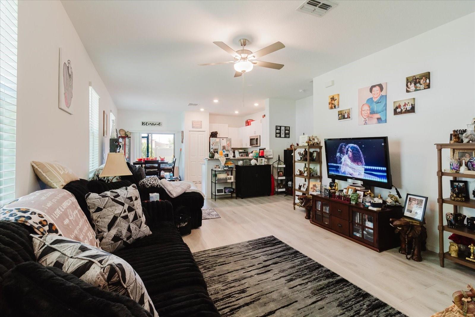 5226 FORUM BLVD, HOLIDAY, FL, 34690