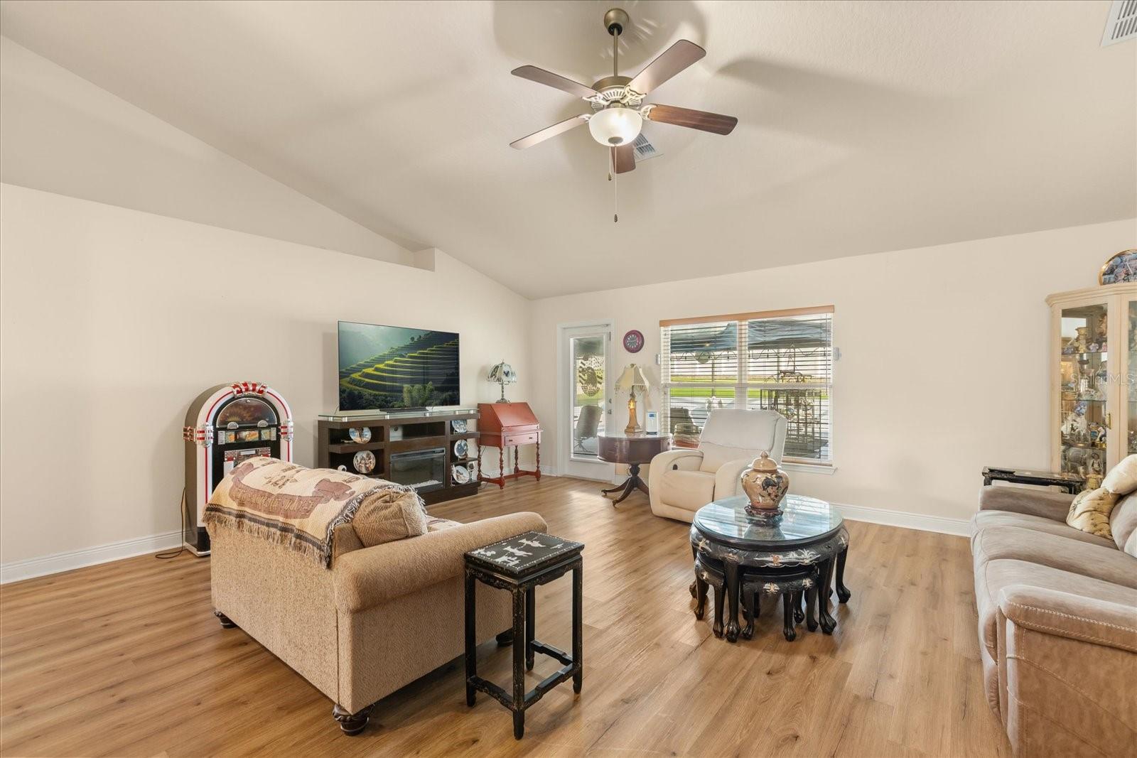 906 EDITH DR, FRUITLAND PARK, FL, 34731