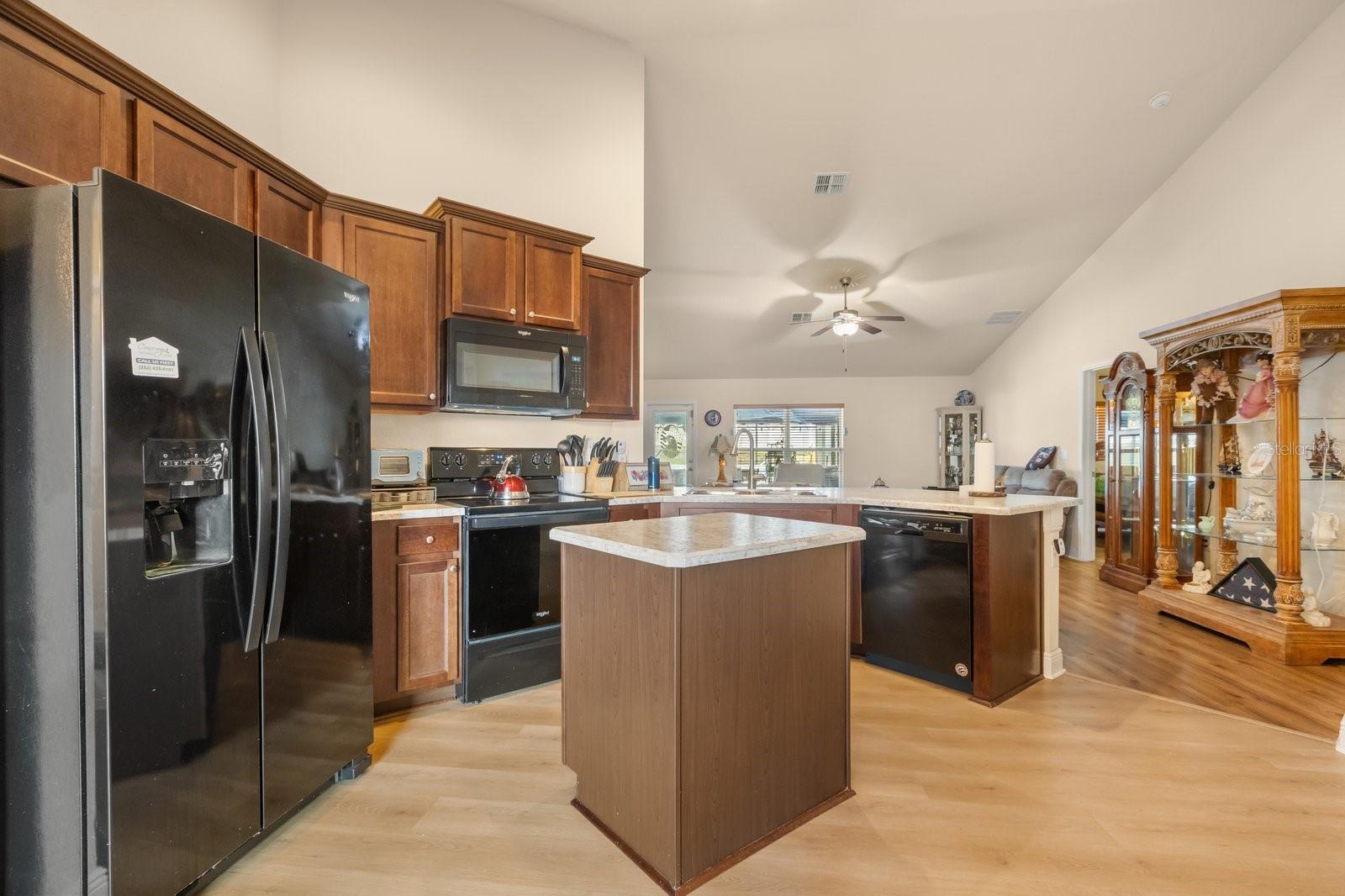 906 EDITH DR, FRUITLAND PARK, FL, 34731