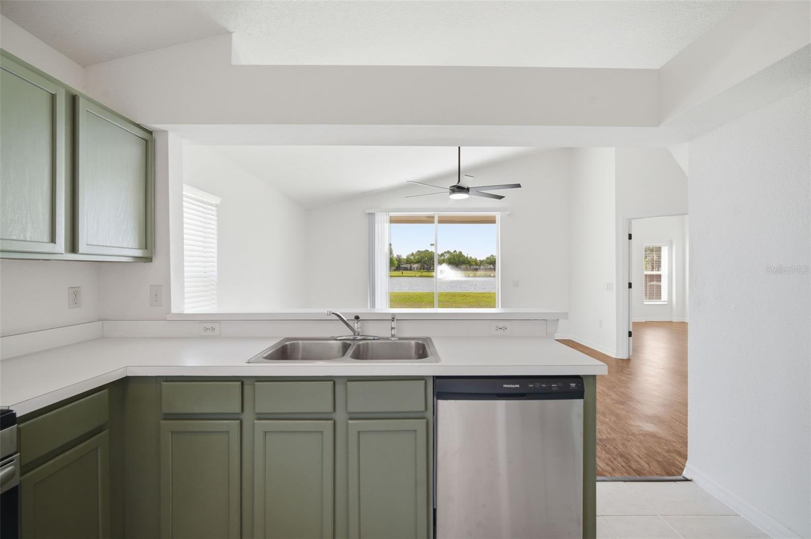 12501 LAKE VISTA DR, GIBSONTON, FL, 33534