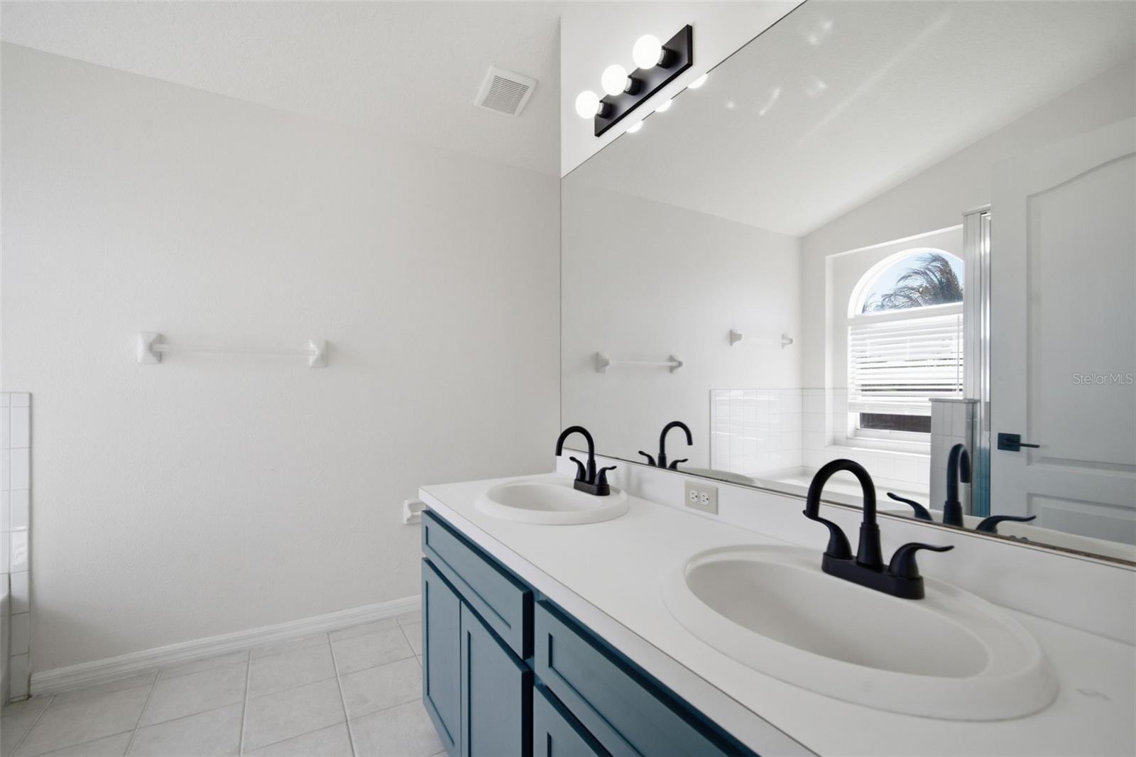 12501 LAKE VISTA DR, GIBSONTON, FL, 33534