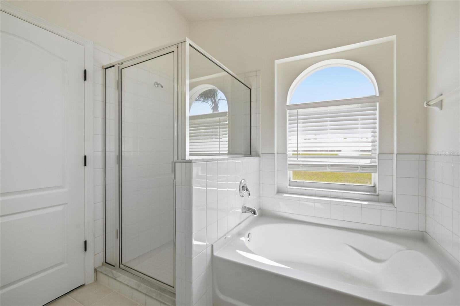 12501 LAKE VISTA DR, GIBSONTON, FL, 33534