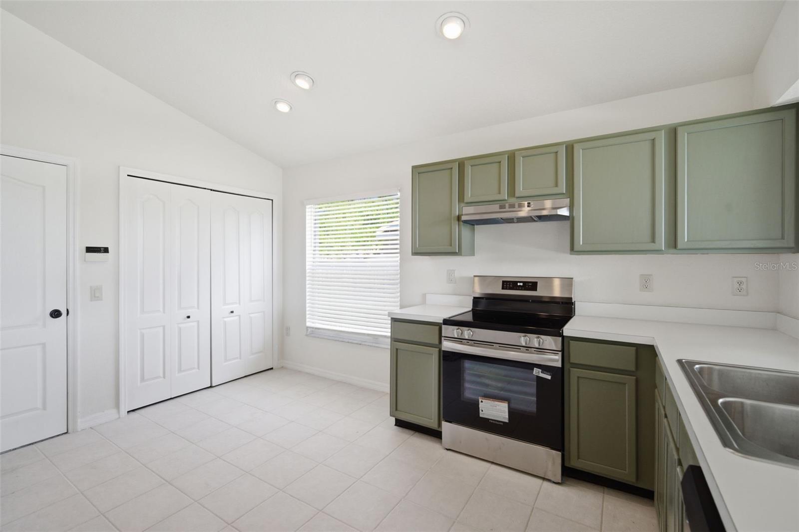 12501 LAKE VISTA DR, GIBSONTON, FL, 33534