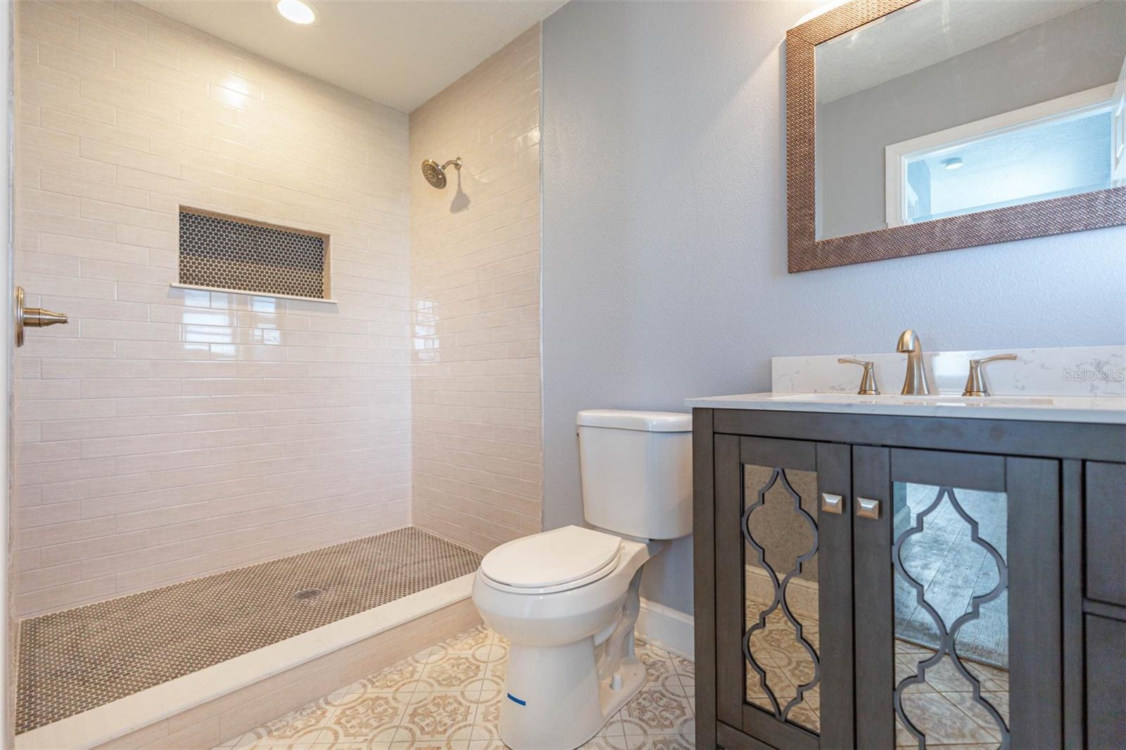 3911 W TYSON AVE, TAMPA, FL, 33611