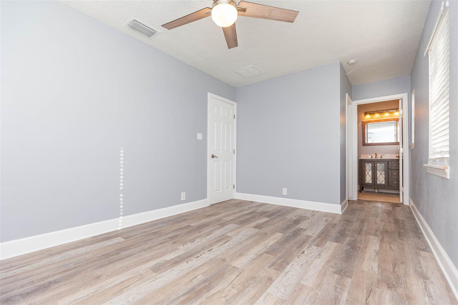 3911 W TYSON AVE, TAMPA, FL, 33611