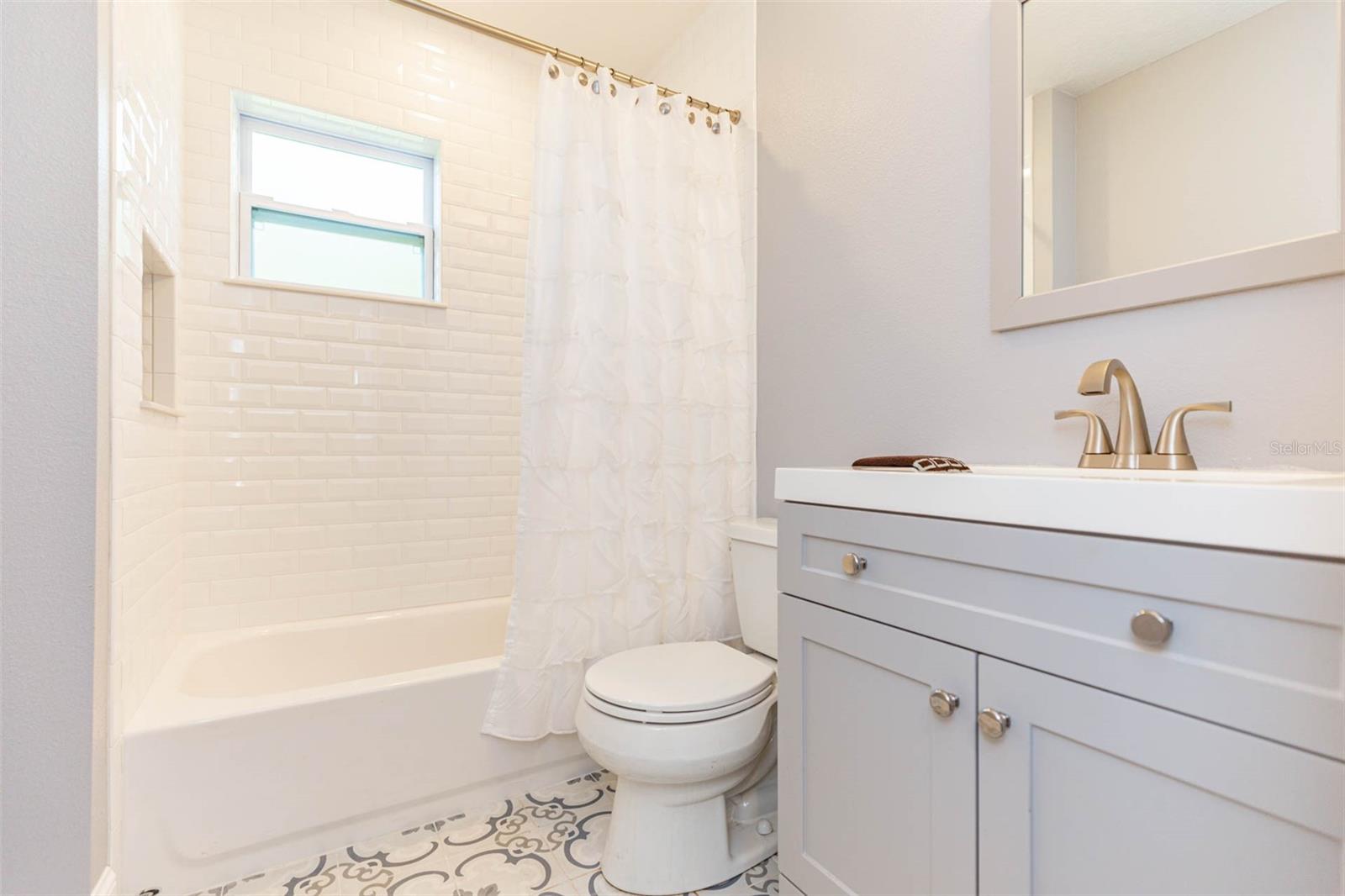 3911 W TYSON AVE, TAMPA, FL, 33611