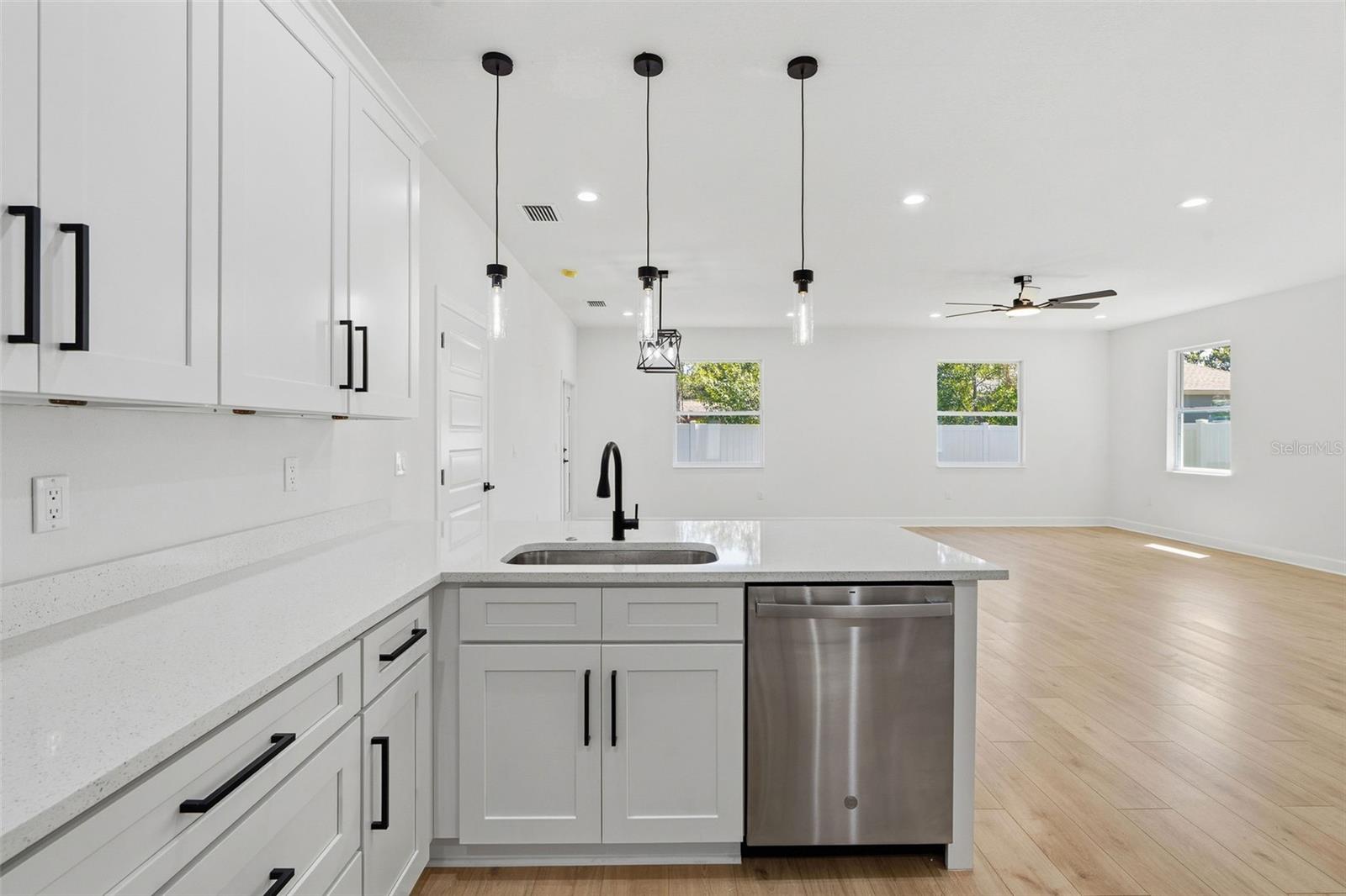 2617 E PALIFOX ST, TAMPA, FL, 33610