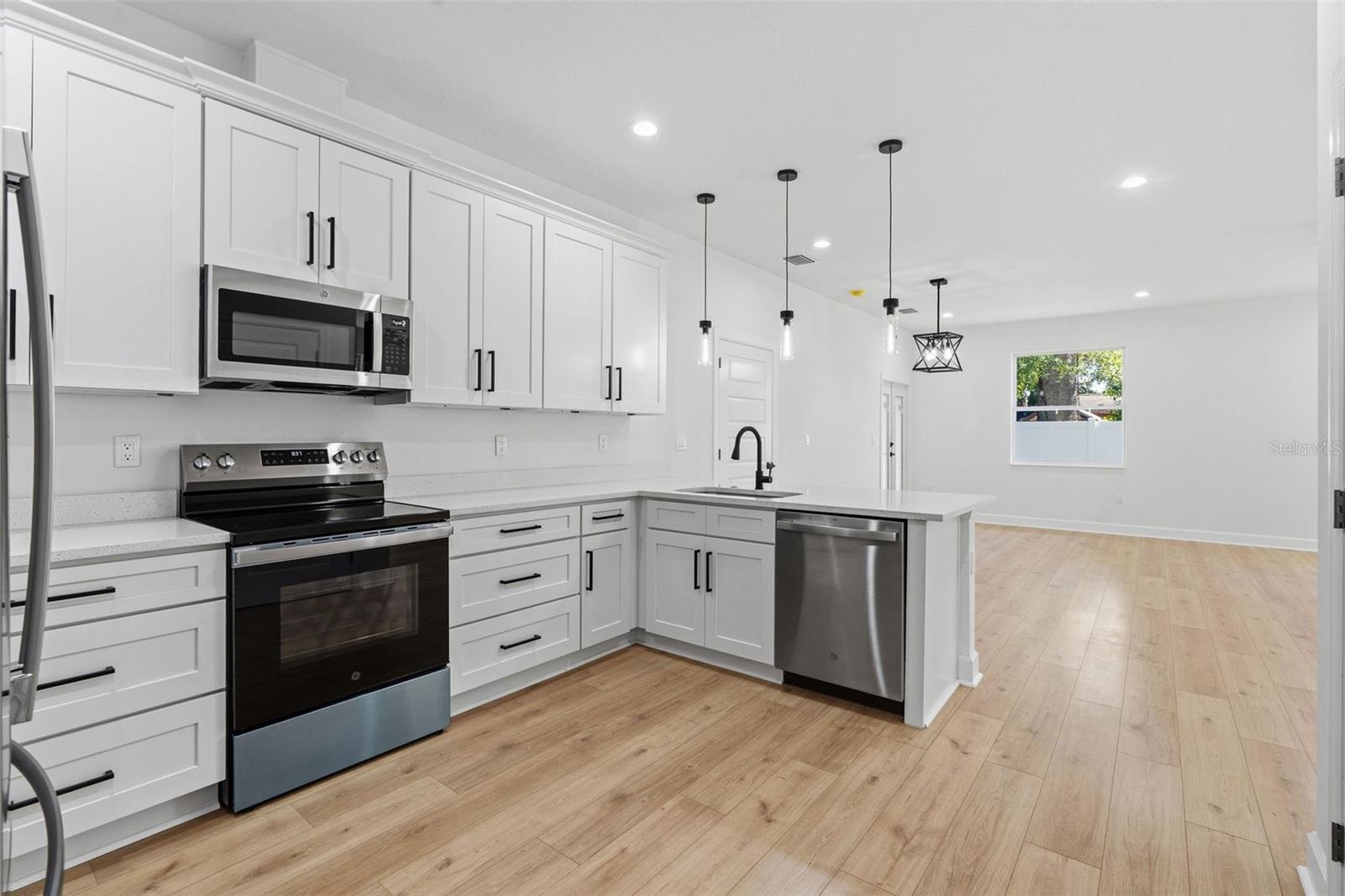 2617 E PALIFOX ST, TAMPA, FL, 33610