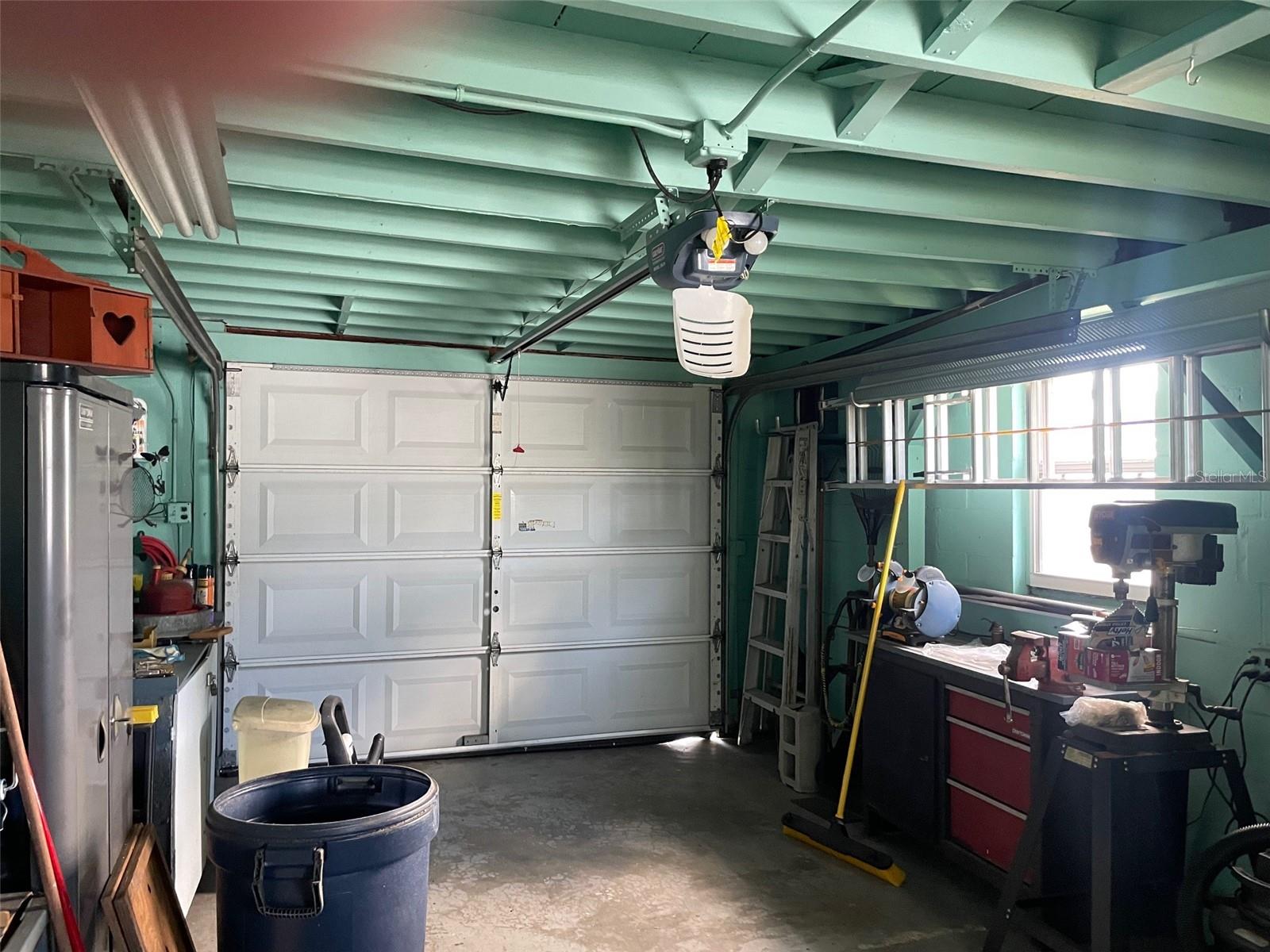 5833 MCKEE LAKE DR N, ST PETERSBURG, FL, 33709