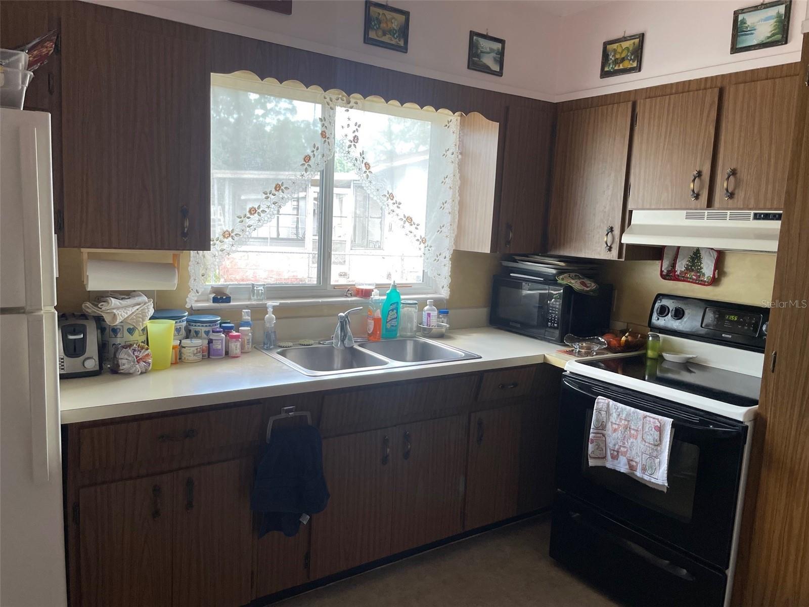 5833 MCKEE LAKE DR N, ST PETERSBURG, FL, 33709