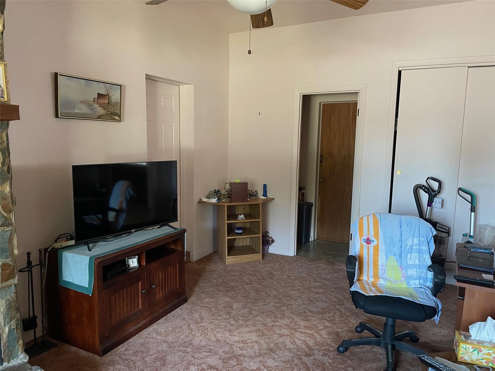 5833 MCKEE LAKE DR N, ST PETERSBURG, FL, 33709