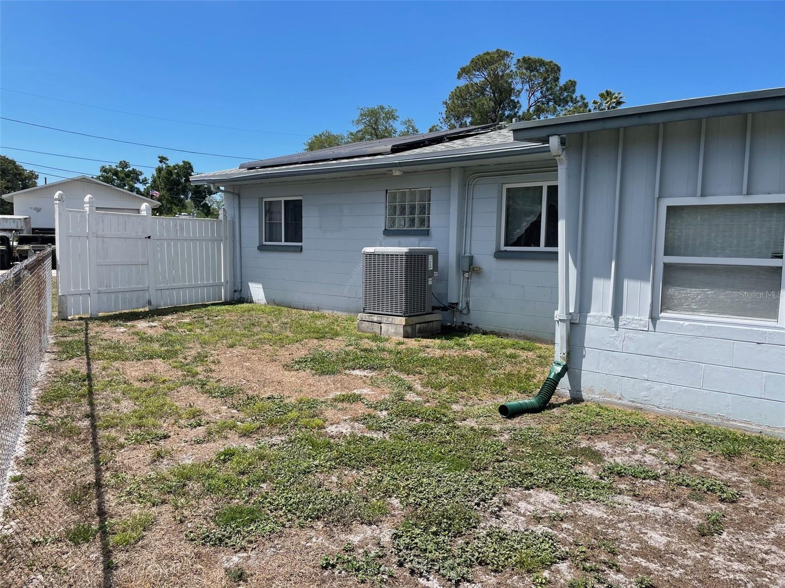 5833 MCKEE LAKE DR N, ST PETERSBURG, FL, 33709