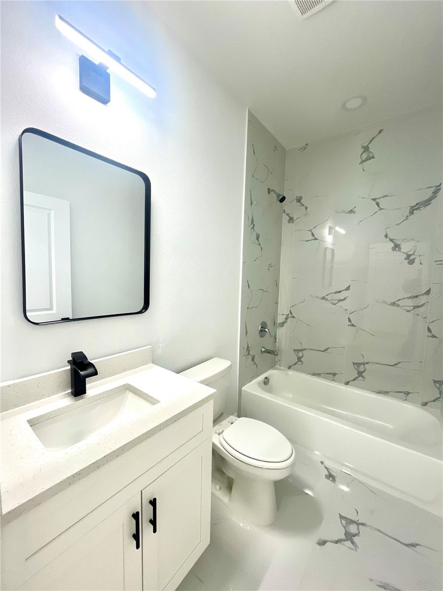 8108 N GREENWOOD AVE, TAMPA, FL, 33604