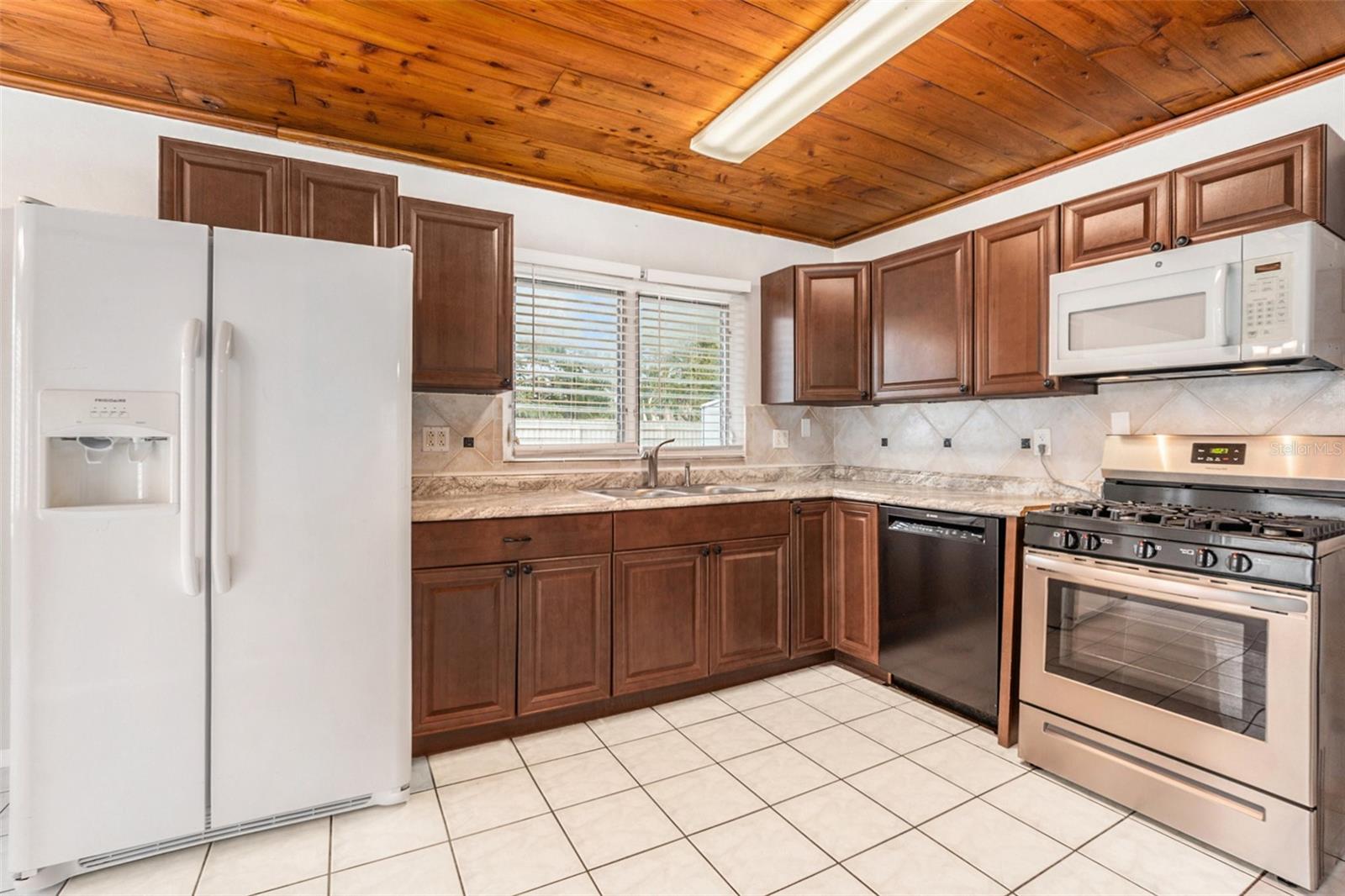 5305 WHITEWAY DR, TEMPLE TERRACE, FL, 33617