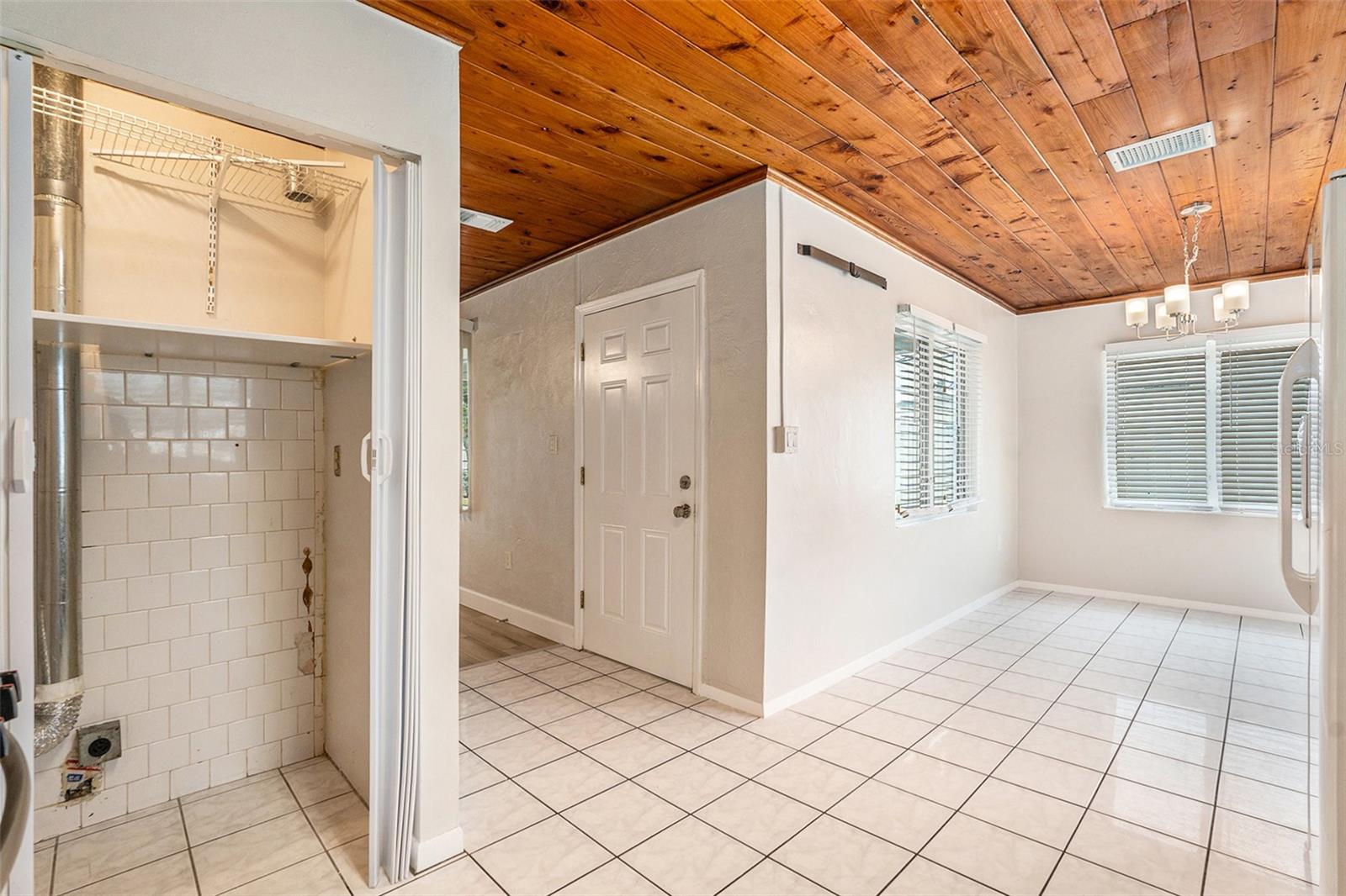 5305 WHITEWAY DR, TEMPLE TERRACE, FL, 33617