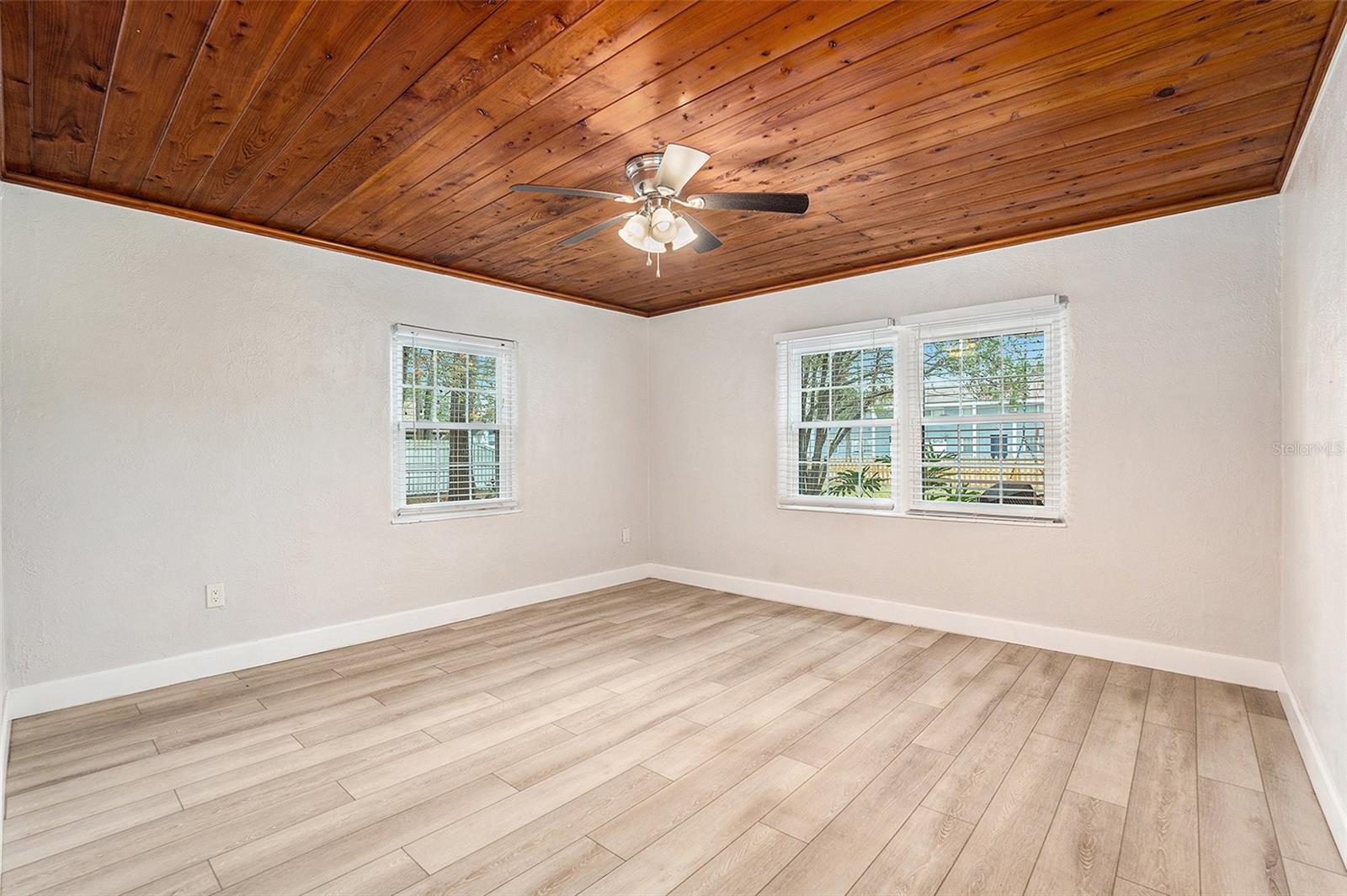 5305 WHITEWAY DR, TEMPLE TERRACE, FL, 33617